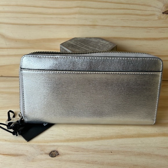 DKNY Silver Large Sutton Zipper Wallet Mothers Day Sale!! - Picture 4 of 8